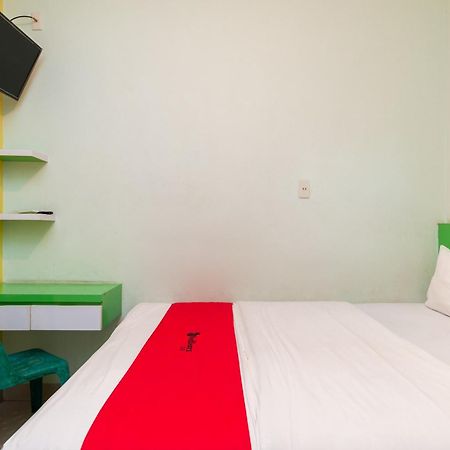 Reddoorz Syariah At Dinda Residence Medan Bagian luar foto