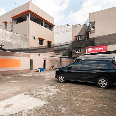 Reddoorz Syariah At Dinda Residence Medan Bagian luar foto