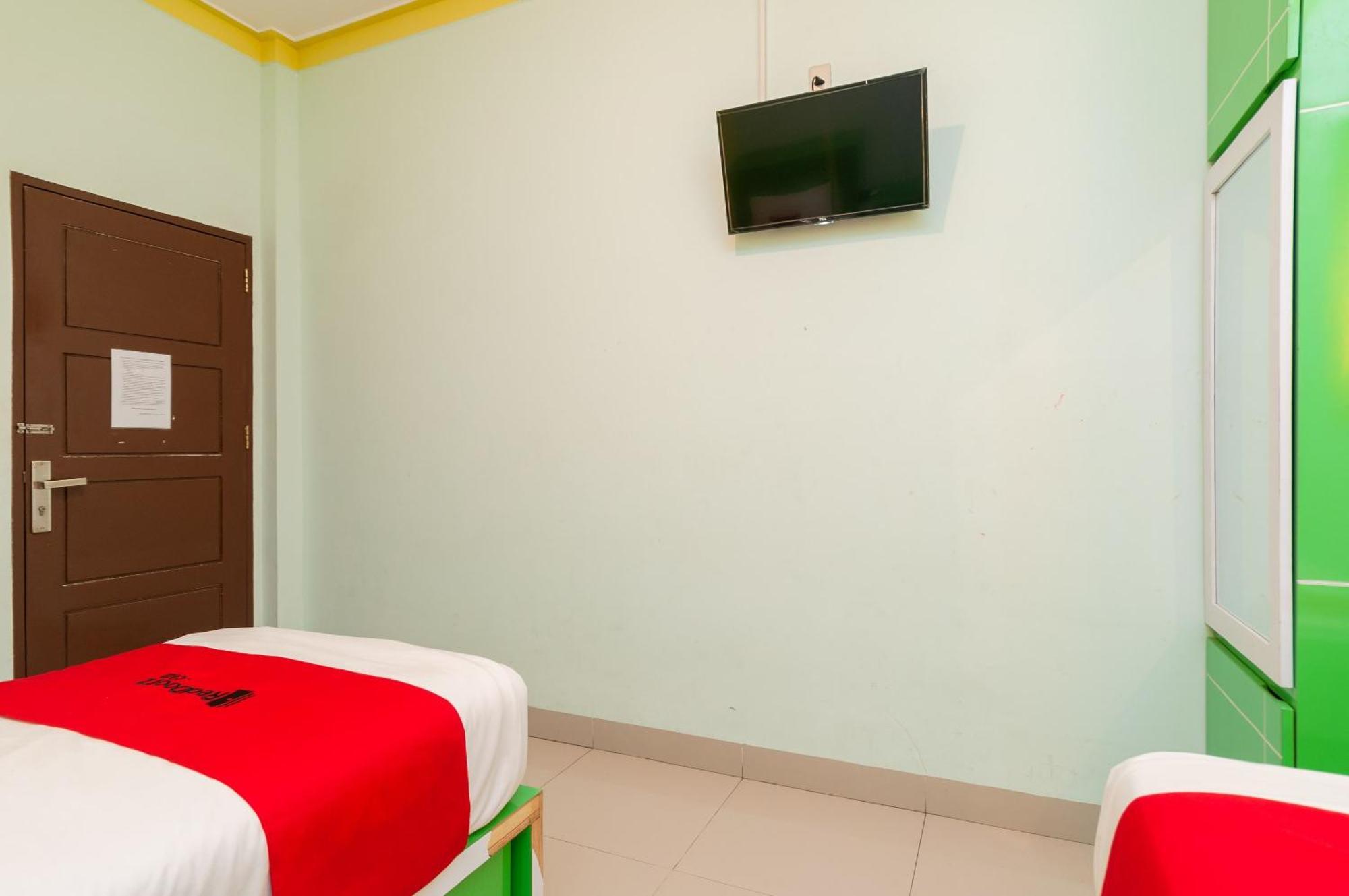 Reddoorz Syariah At Dinda Residence Medan Bagian luar foto