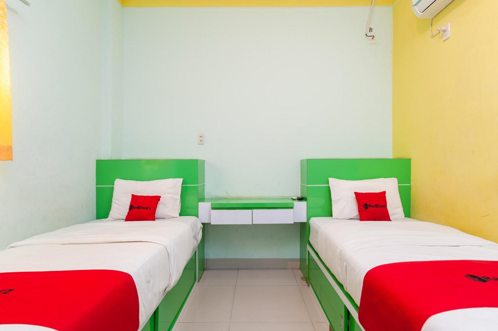 Reddoorz Syariah At Dinda Residence Medan Bagian luar foto