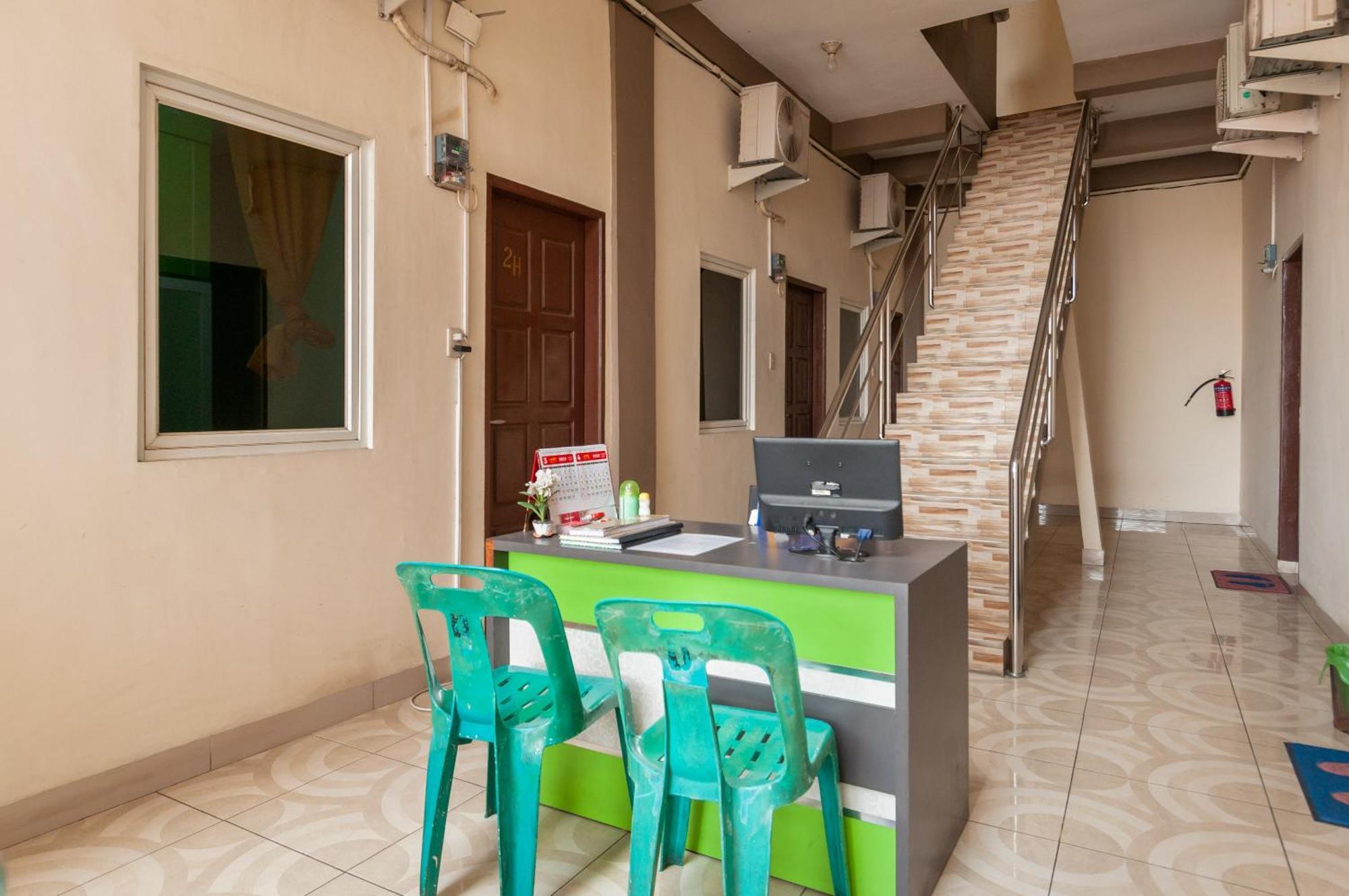 Reddoorz Syariah At Dinda Residence Medan Bagian luar foto